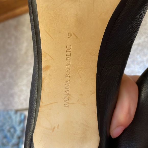 BANANA REPUBLIC UEC Women’s Size 9 Black Leather Heel Platform Pumps Round Toe - Picture 16 of 17